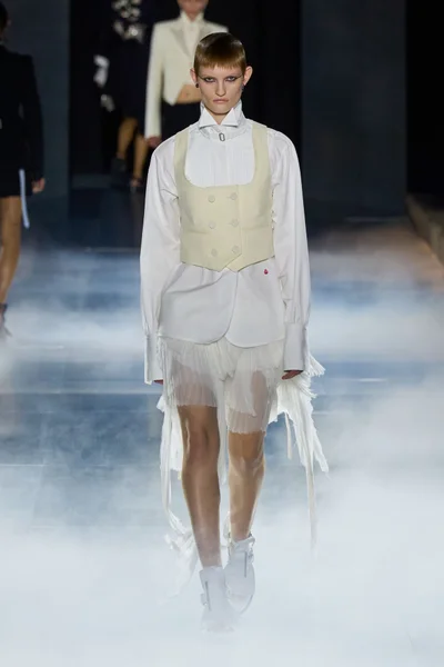 Look 14